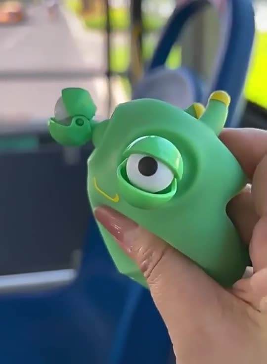 Hot Sale Green PVC Squishy Eye Pop Bug Toy Squeeze Eye Bouncing Worm Fidget Caterpillar for Age 5-7 for Christmas Birthday Gift